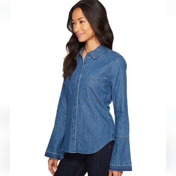 7 For All Man Kind Women's Flared Sleeve Button-Down Denim Shirt NWT Size S - Picture 3 of 12